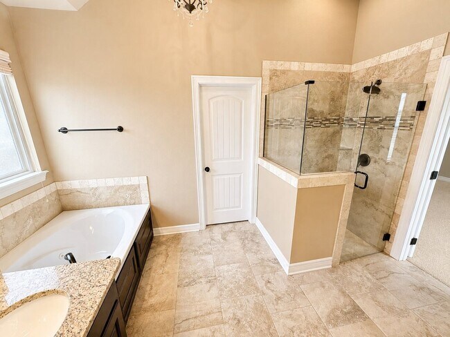 Building Photo - 922 Antler Dr