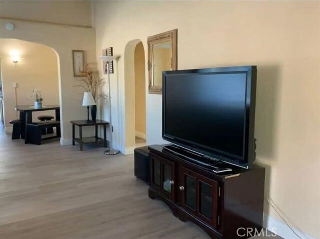 Building Photo - 12964 Roswell Ave