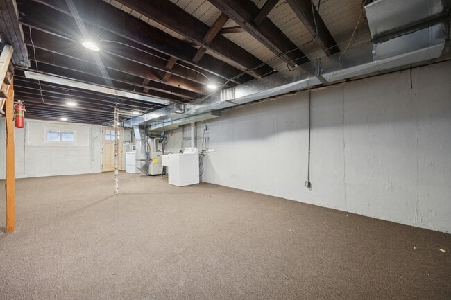 Building Photo - 1032 Taylor Dr