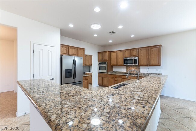 Building Photo - 2253 Laurel Heights Ln