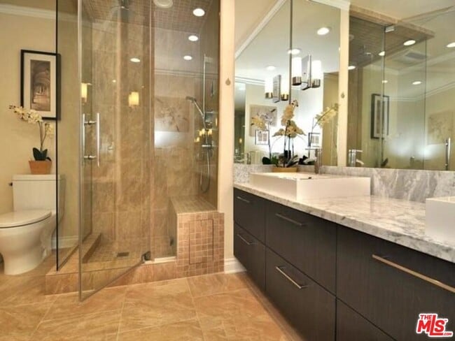 Building Photo - 5354 Lindley Ave