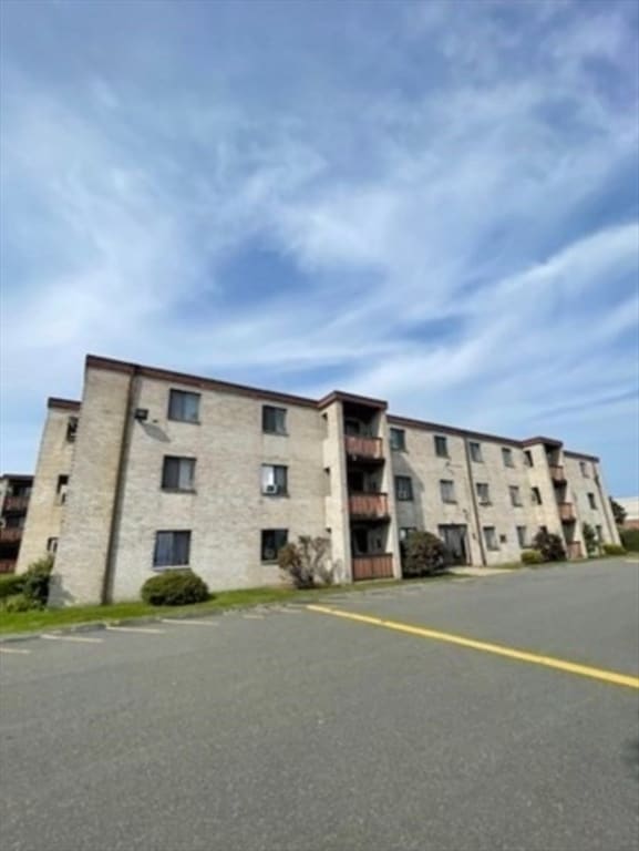 Building Photo - 45 McCoba St