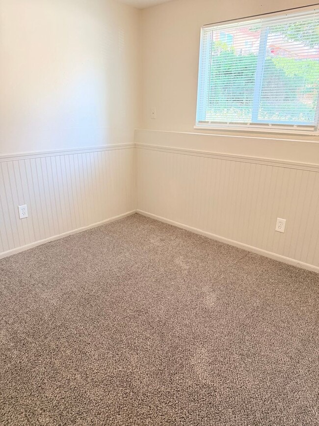 Building Photo - 1805 Eagle View Dr