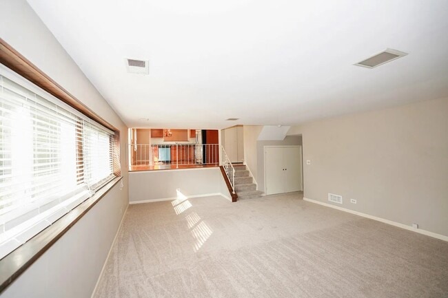 Building Photo - 1329 Stonegate Rd