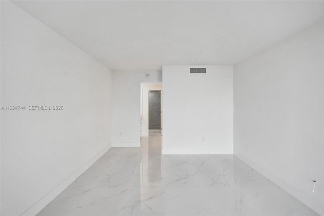 Building Photo - 3625 N Country Club Dr