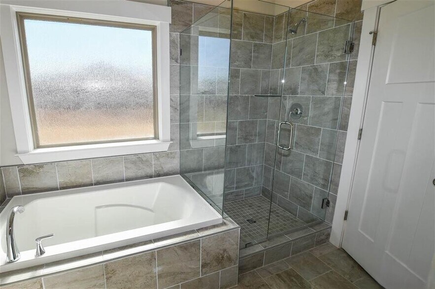 Building Photo - 15570 Ironcrest Dr NW