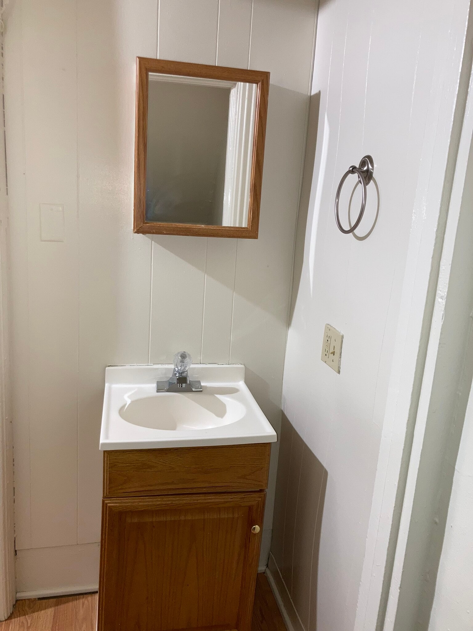 Building Photo - 12 W Southern Ave