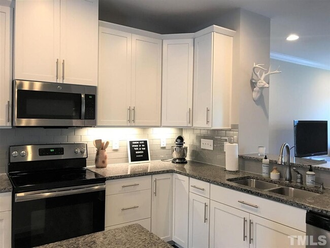 Building Photo - Former Model Townhome for Rent