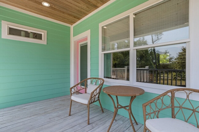 Building Photo - 111 Eleanor Ave