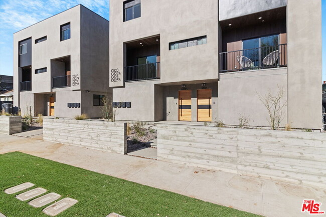 Building Photo - 10823 Hartsook St
