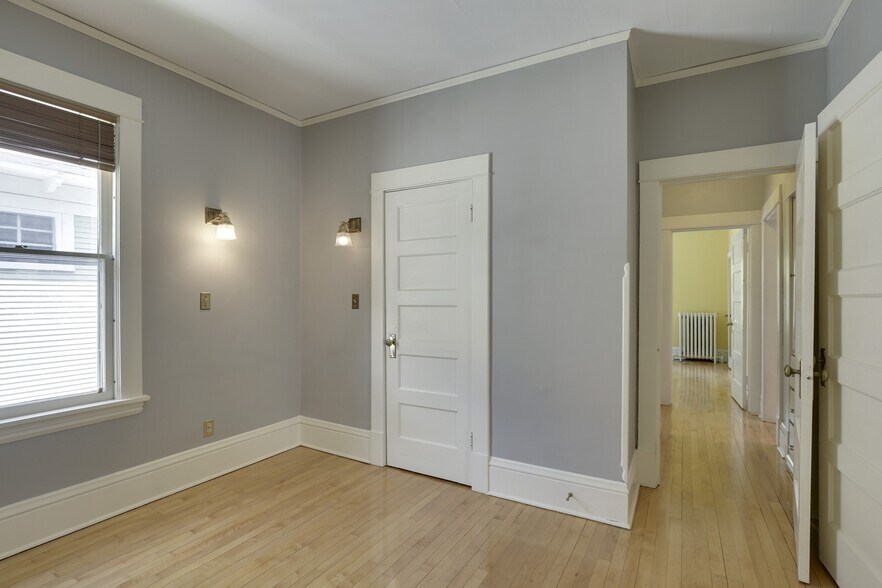 Building Photo - 3829 Pillsbury Ave S