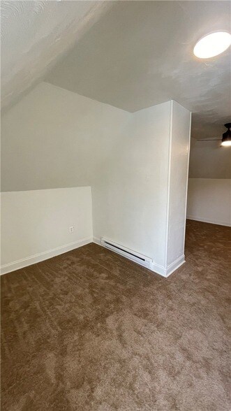 Building Photo - 319 N Balph Ave