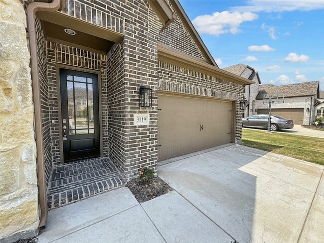 Building Photo - 3119 Grandview Dr
