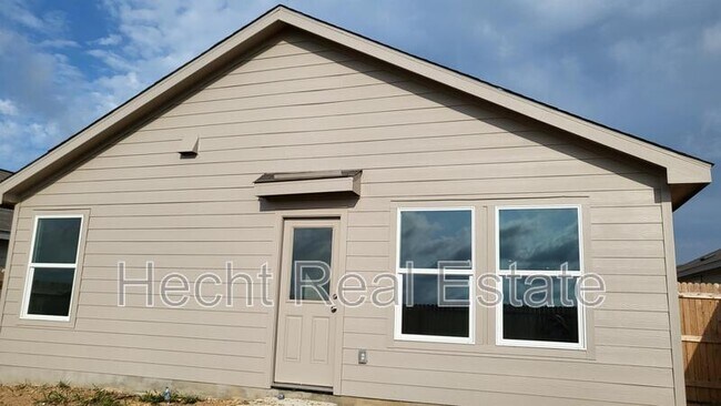 Building Photo - 9137 Navarro Vis