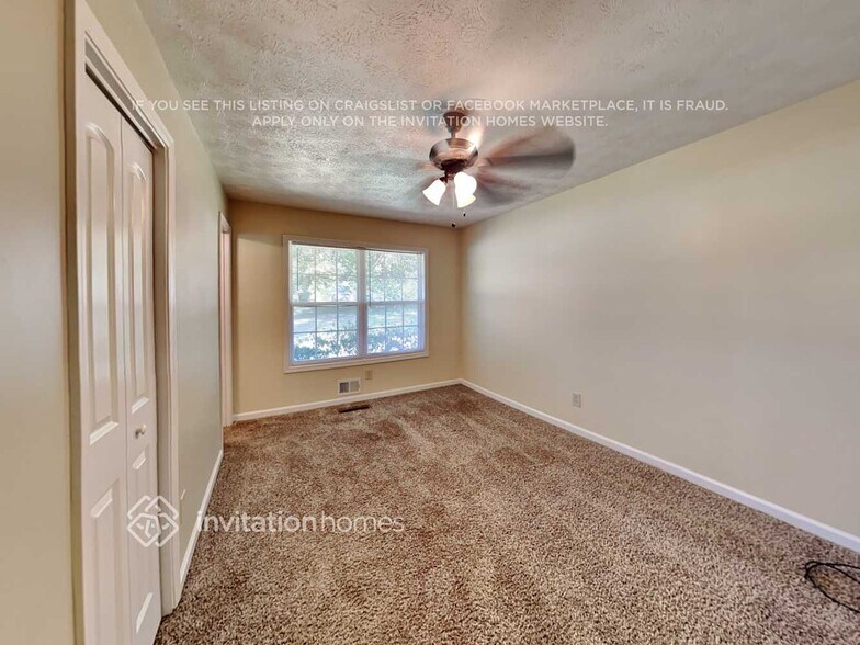 Building Photo - 2907 Spring Lake Dr