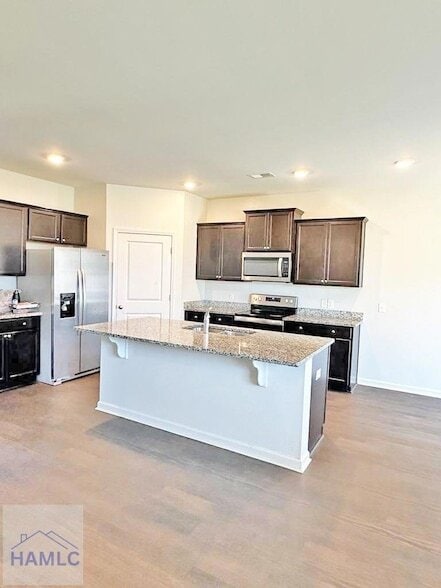 Building Photo - 163 Hogan Dr