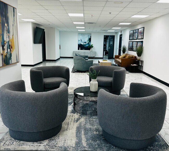 Building Photo - 1100 Peters St