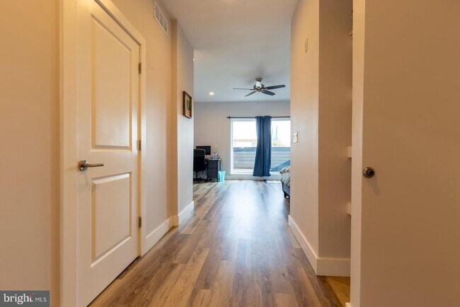 Building Photo - 1850 Frankford Ave