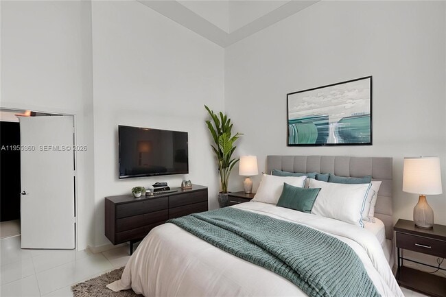 Building Photo - 495 Brickell Ave