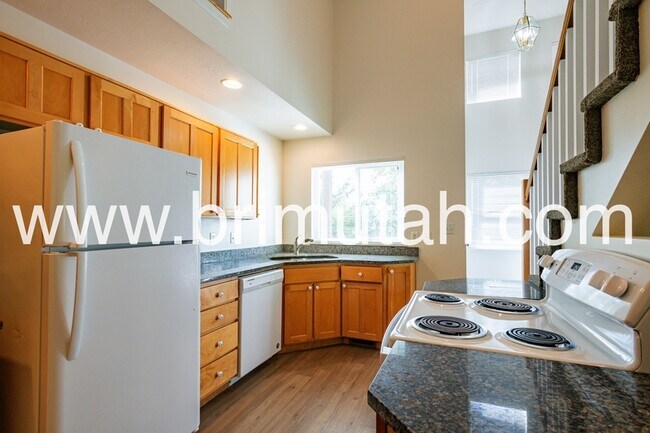 Building Photo - 1147 E Garfield Ave