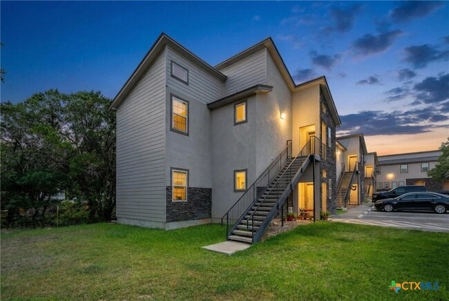 Building Photo - 3067 View Ridge Dr