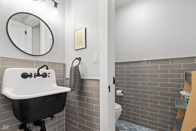 Building Photo - 1401 Marlowe Ave