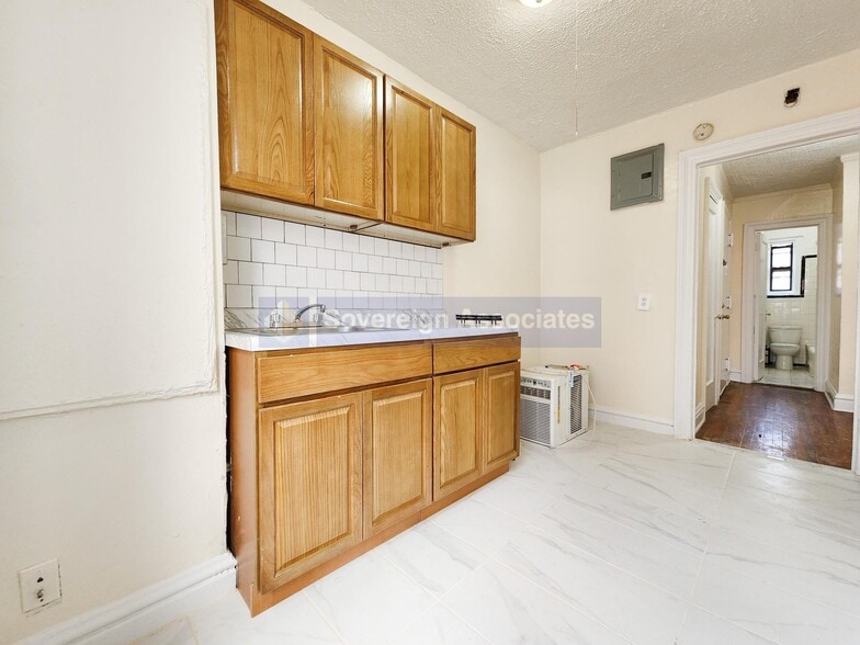 Building Photo - 2 North St