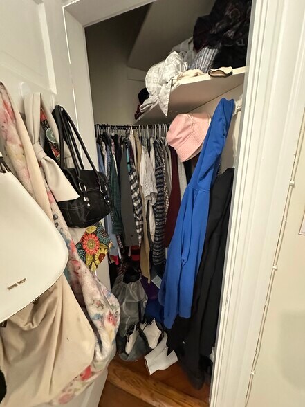 Building Photo - 187 Winthrop Rd