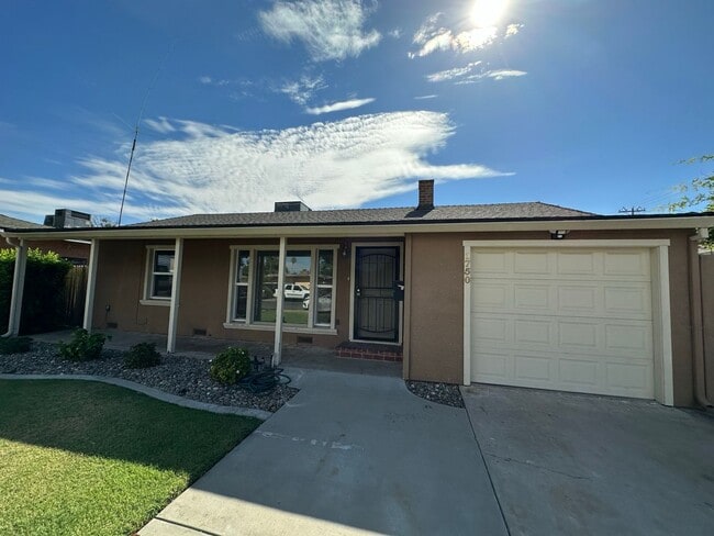 Building Photo - 1750 Lois Way