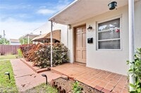 Building Photo - 427 NE 107th St