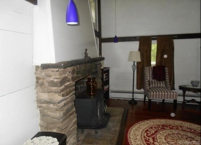 Building Photo - 88 Rock City Rd