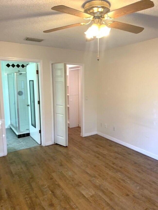 Building Photo - 3520 Egret Dr