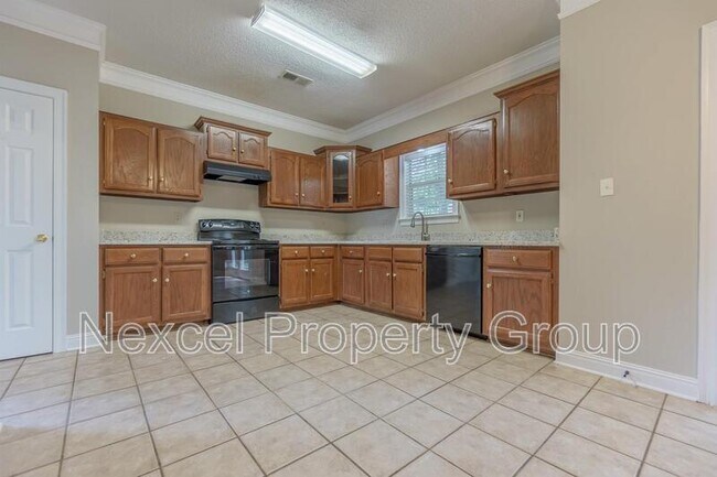 Building Photo - 4375 Big Horn Dr S