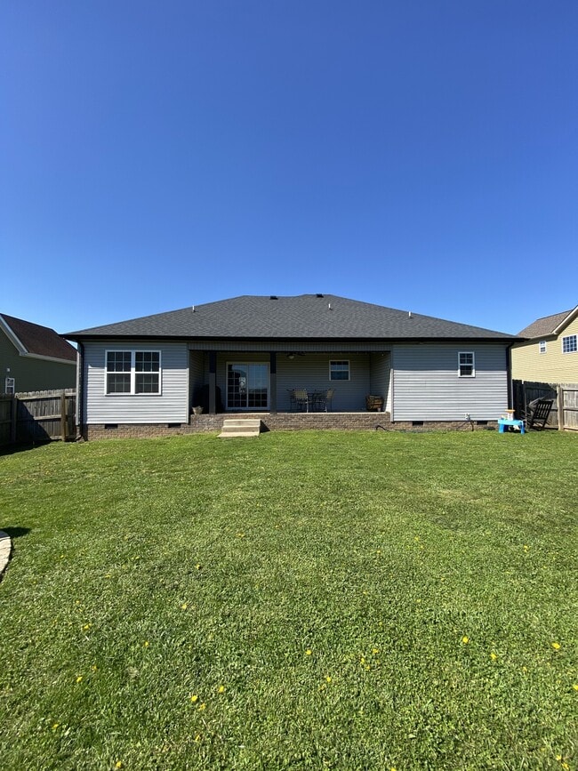 Building Photo - 1053 Castlerock Dr