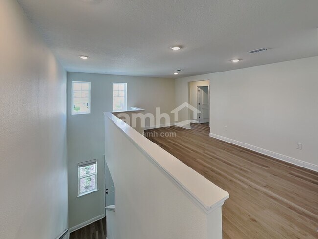 Building Photo - 5981 Sycamore Pl St