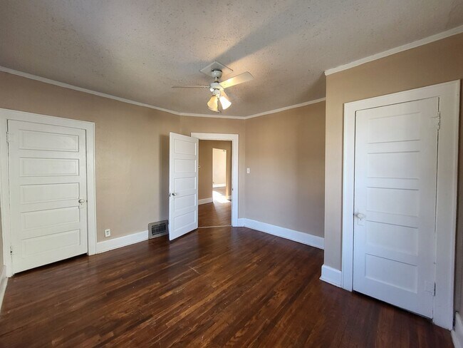 Building Photo - 3914-3916 2nd Avenue