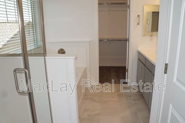 Building Photo - 3809 N 100th Dr