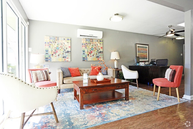 Interior Photo - Elm Creek