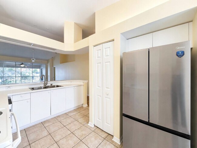 Building Photo - North Naples Condo for Rent- 2 Bedroom in Piper's Grove