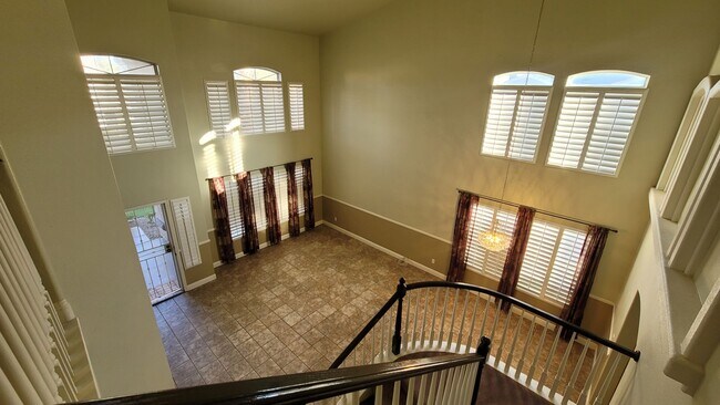 Building Photo - GORGEOUS 4/3 IN THE SW!!!