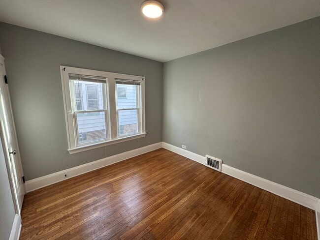 Building Photo - 2115 Lewis Dr