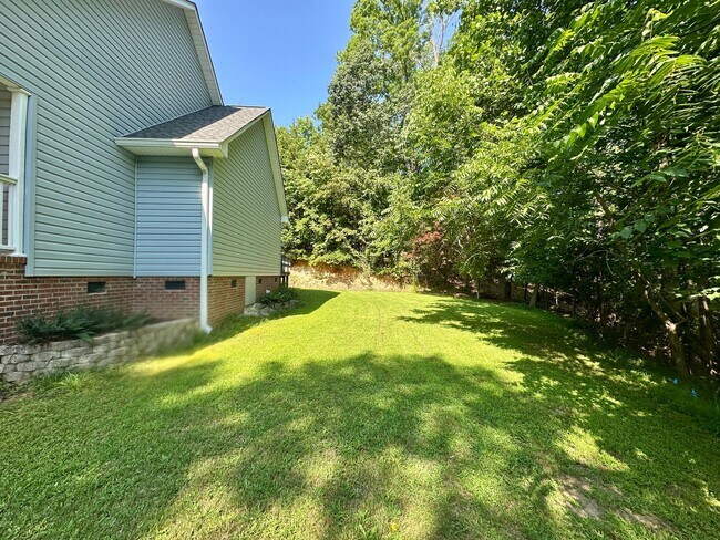 Building Photo - 3 Bedroom Home - Private - Central SC