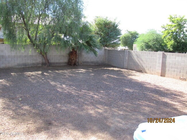 Building Photo - 8541 W Palm Ln
