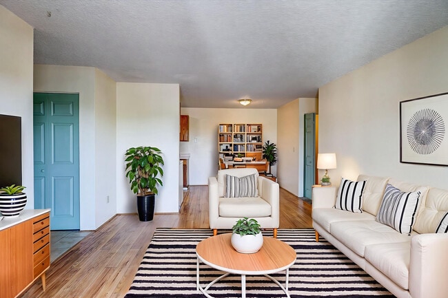 Building Photo - 5034 El Camino Dr