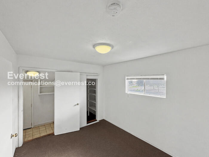 Building Photo - 440 18th St