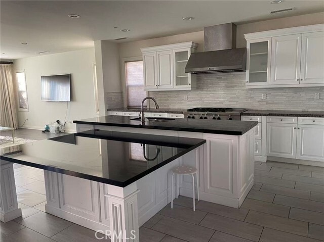 Building Photo - 2584 E Temblor Ranch Dr