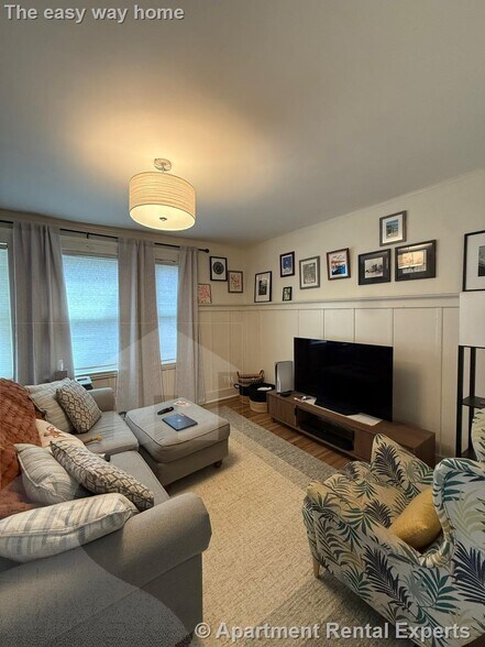 Building Photo - 3 A Lakeview St