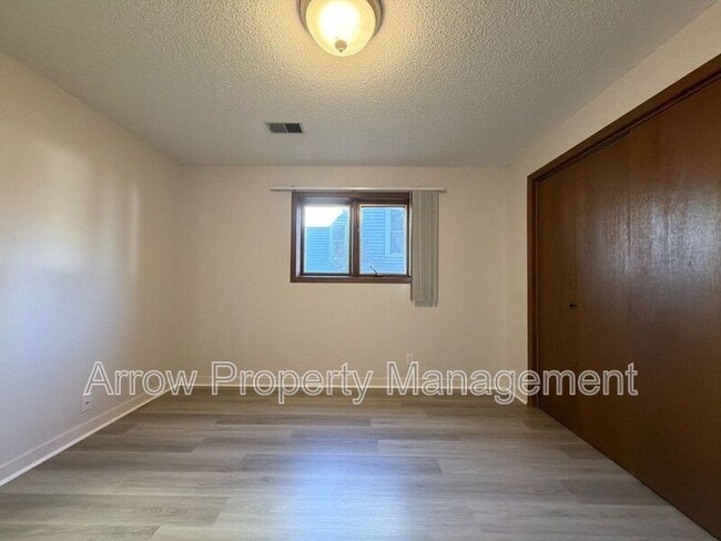 Building Photo - 424 N 4th St