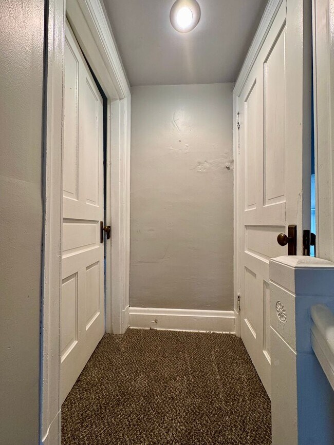 Building Photo - 111 S Ohio St