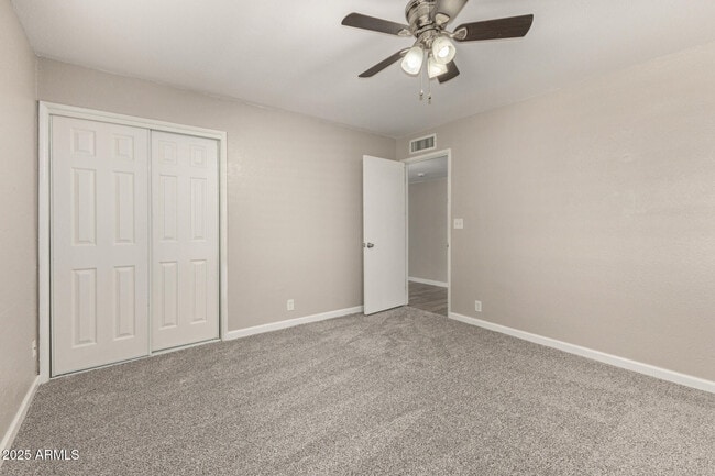 Building Photo - 2025 E Don Carlos